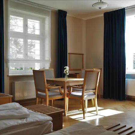 Kasztanowy Pałac Hotel