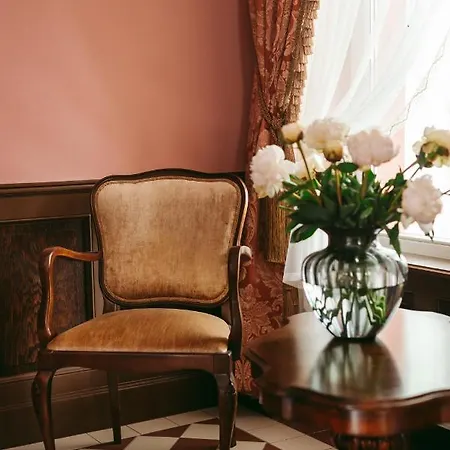Kasztanowy Pałac Hotel