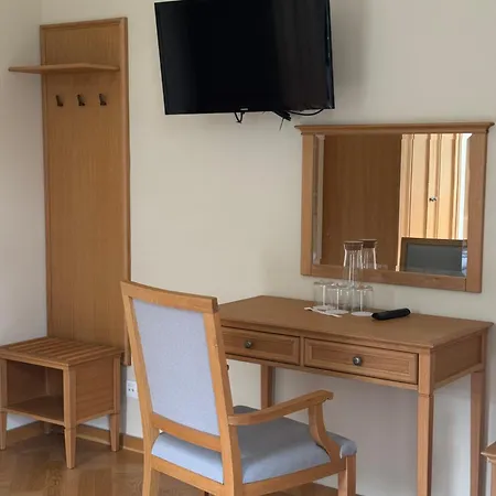 Kasztanowy Palac מלון 3*