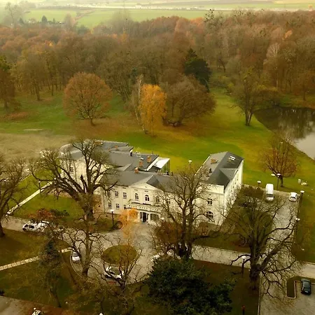 فندق Kasztanowy Palac Swadzim