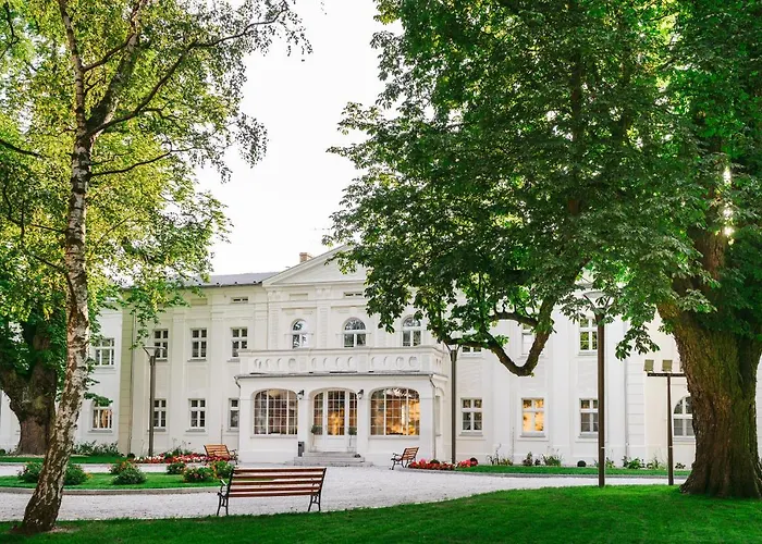 酒店 Kasztanowy Palac