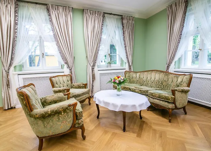 Kasztanowy Palac 酒店 Swadzim