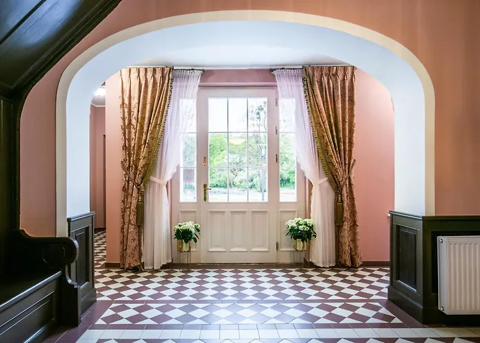 酒店 Kasztanowy Palac Swadzim