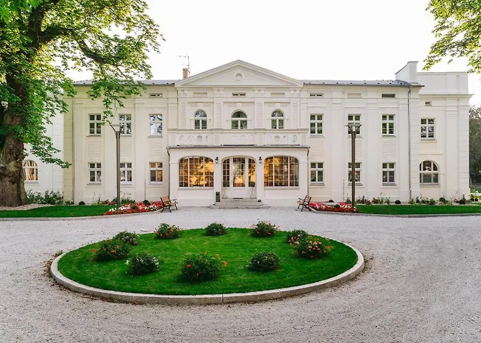 酒店 Kasztanowy Palac